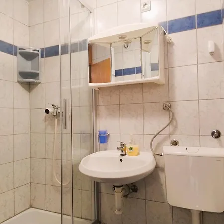 Apartman Gama 2 *